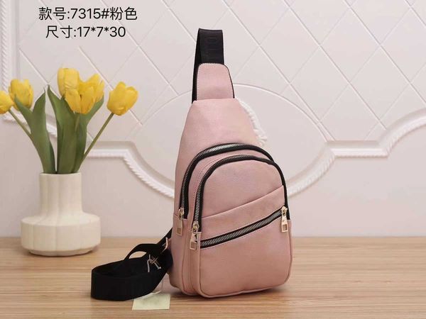 

2022 designer one shoulder leather messenger bag men small shoulders bags smalls chest day travel vintage backpack 7315