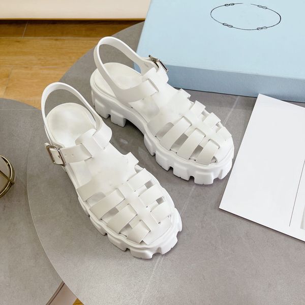

2022 spring and summer popular sandals, ultra-light outsole, very suitable for summer wear. color: 7 colors for sale, size: 35-40, Black