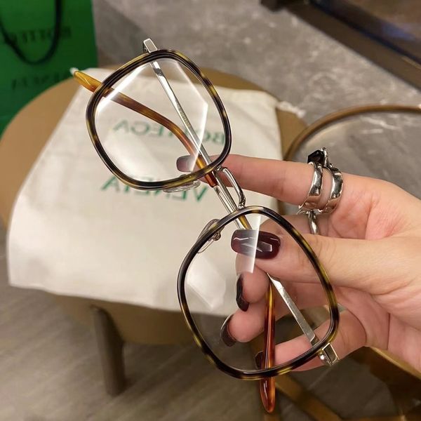 

50% discount for factory direct salesg family han same myopia glasses hawksbill color frame female gg0678, White;black