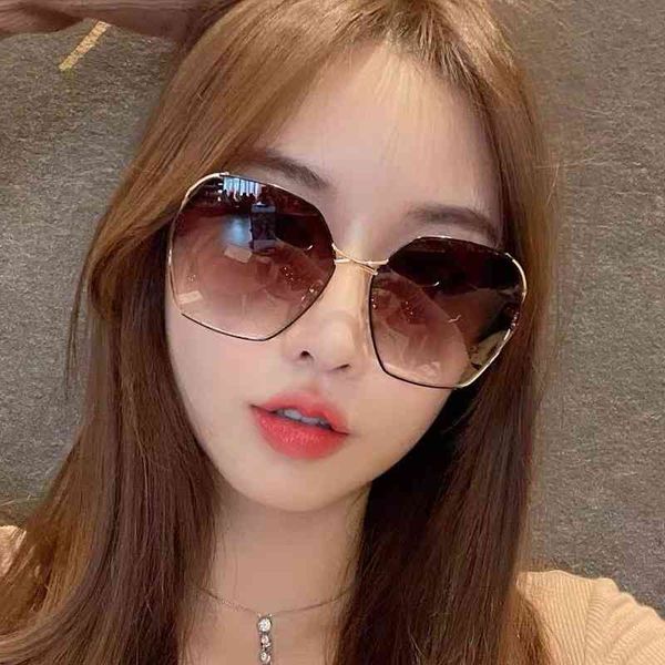 

sunglasses fashion gradient sunglasses in street fashion women's round face thin first 9cru, White;black
