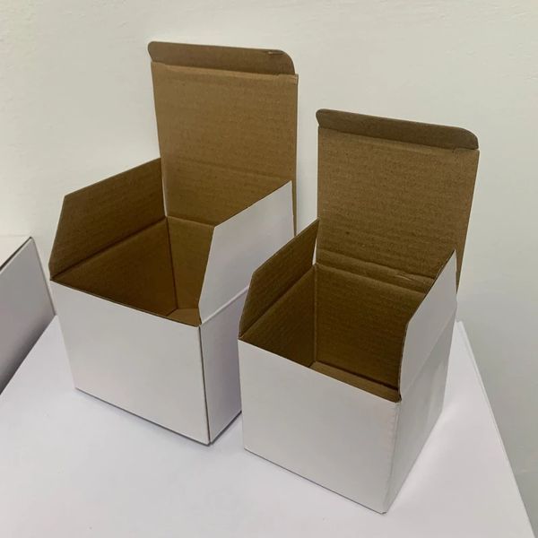 Caixas brancas de embalagem corrugada Mailing Kraft Cube Cube Small Mailers para mercadorias frágeis