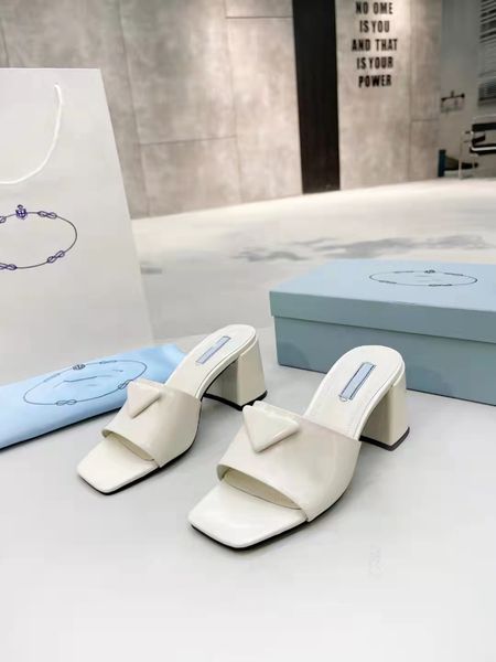 

new 2022designer women slippers chunky rubber slippers jelly sandals high heels sandal summer thick bottom slipper beach slides alphabet pin, Black