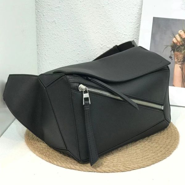 

classic stylish luxury designer shoulder bags men waist bags small bumbag leather with geometric high-quality handbags crossbody for male