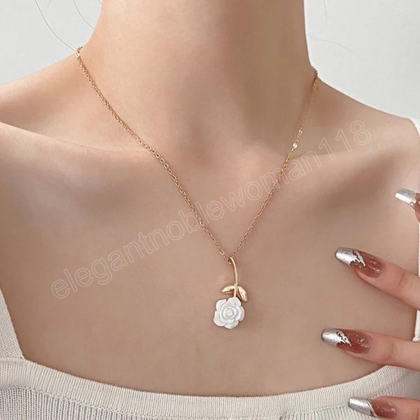 

french vintage white flower pendant necklace luxury acrylic camellia necklace for women fashion elegant jewelry, Silver