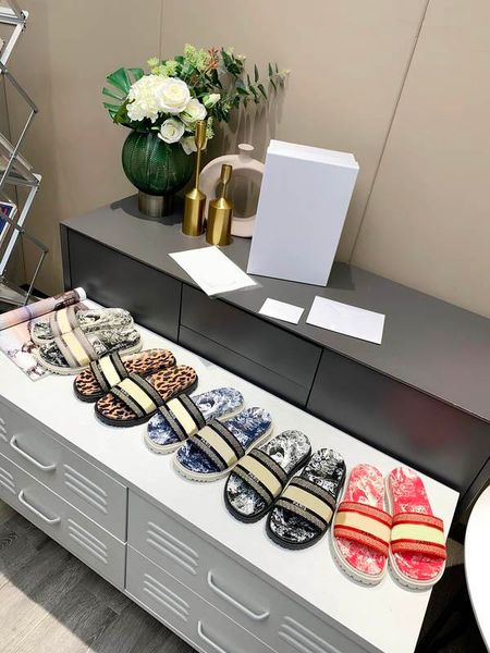 

2022 paris dies designer women dways sandals slide slipper dioess summer pink multicolor d -flower pop cotton embroidery outdoor sandal de n, Black
