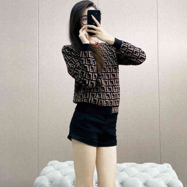 

2022 new women's classic old flower sweater female letter embroidery orcent green long sleeve pullover sweater, White