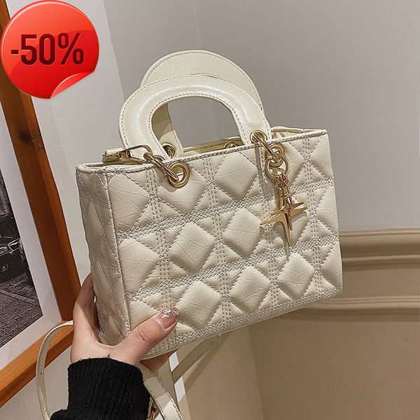 

the factory directly 2022 new fashion lady's princs dai embroidery thread fashionable bag foreign style texture one shoulder msenger ba