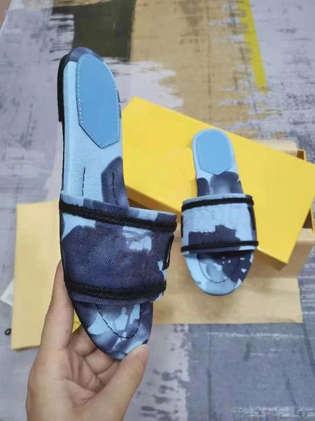 

2022 luxury designer slipper womens sandals ms. cowboy summer flat beach rainbow beach fashion upgrade imported canvas embroidery, Black