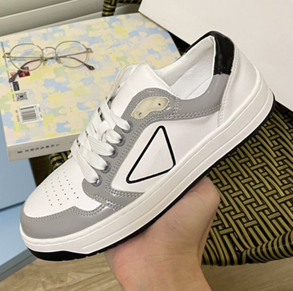 

2022 designer luxury downtown sneakers triangle label logo leather shoes women men black white panda ootd casual shoes sports fitness joggin