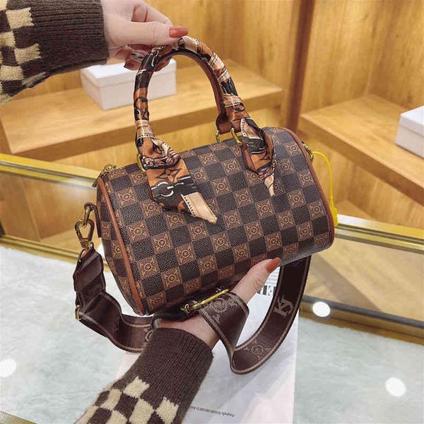 

2022 factory wholesale boston vintage women's autumn winter fashion one shoulder messenger net red versatile pillow bag rrio 2hot