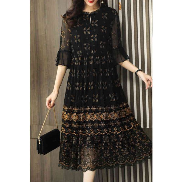 

large women's dress 2022 spring and summer new heavy industry embroidery broken flower mesh anti penetration medium long skirt, Black;white