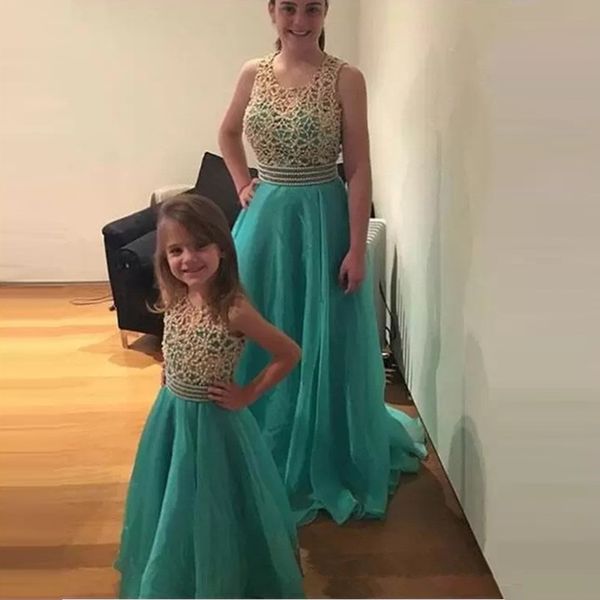 

custom made beaded jewel neck mother and daughter dresses 2022 long chiffon a line wedding party gowns littler flower girls dress, White;blue