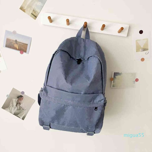 рюкзак, с классическими традиционными узорами и значками, могут быть выбраны в 3 цвета
