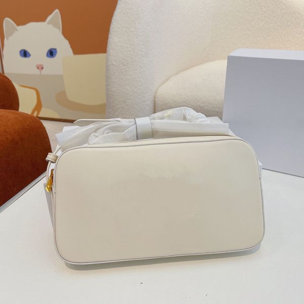 

new triumphal arch embossed cow leather underarm shoulder bag high-end quality foreign style designer style versatile