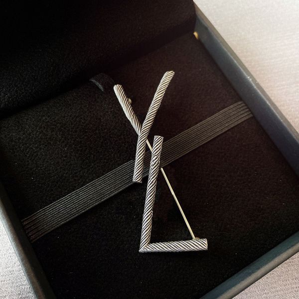 

new fashion designer broochs for women luxury brooch gold jewelry dress accessory womens bamboo joint brooches breastpin, Gray