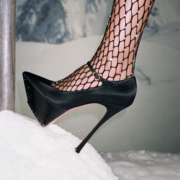 Stiletto Elbise Ayakkabı Kadınlar İçin En İyi Kalite Amina Muaddi Saten Lady Pompalar Tasarımcı 15.5cm Yüksek Platform Düğün Partisi Kadın Ayakkabı Fabrika Ayakkabı