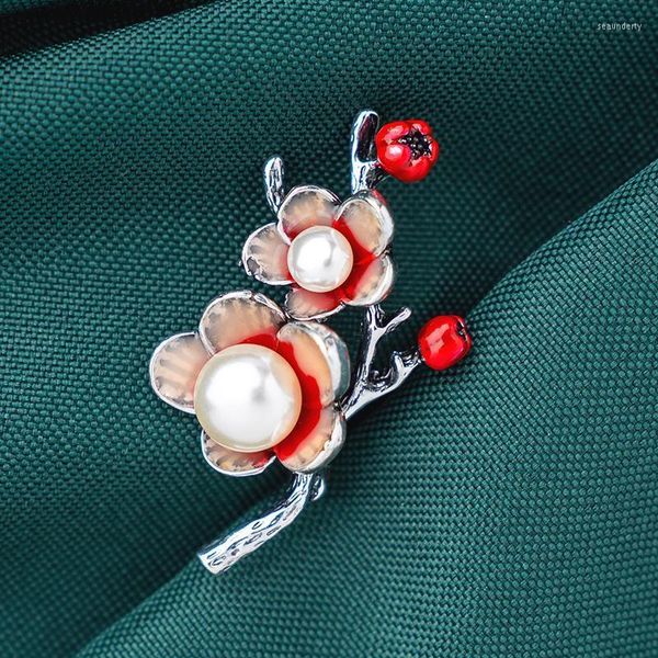 Pins Broschen Ankunft Pflaumenblüte Brosche Emaille Blume Imitation Perle Schmuck Für Frauen Männer Kragen Hut Kleid Anzug Hochzeit Geschenk Seau22