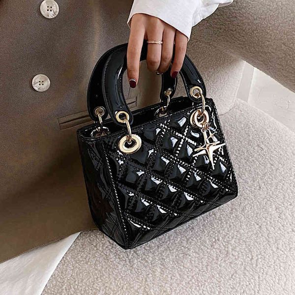

net popular small female 2022 new korean version versatile messenger ins fashion hand diana bag luxury designer
