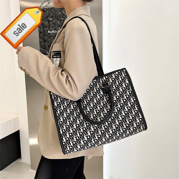 

2022 trendy fashion design ladies bags factory direct clothing women's 2022 new large high-capacity portable shoulder