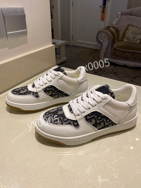 

2022 classic graphic men womens boots flat casual shoes solid color black leather sneakers soft and comfortable lace-up round toe shoes xh21
