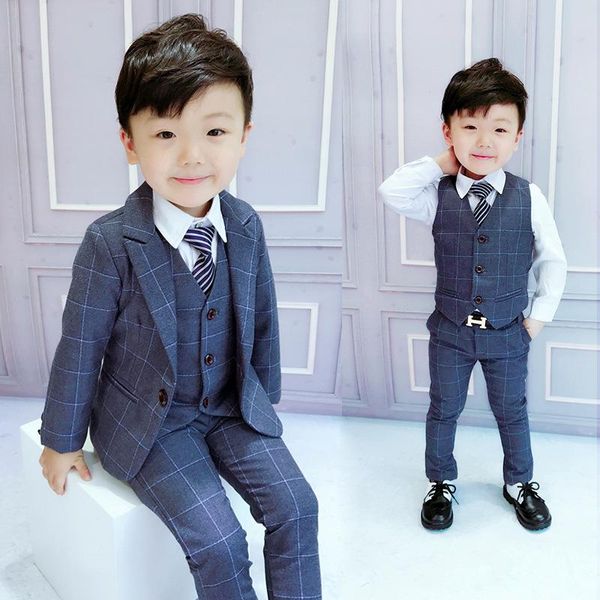 Set di abbigliamento 2022 Bambini Flower Boys Abiti Bambini Blazer Abito formale Abito per matrimoni Abiti di compleanno Set Giacche Gilet Pantaloni 3 pezzi Costum