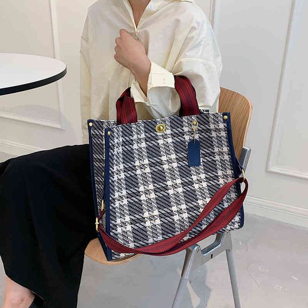 

bags handbags female 2022 xia xian gas bucket design sense large capacity fashion tote, Black;red