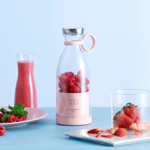 Wasserflaschen tragbarer Saftbecher Elektrische Mini -Obstmischer Lebensmittel Milchshake Squeeze Flasche Juicer Maker Home Küchenbar Zubehör