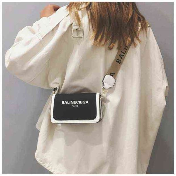 

bag messenger korean female student versatile ins same fashion net red simple small square bag factory store online
