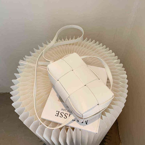 

evening bags small weave tote female underarm shoulder crossbody bag 2022spring pu leather women s designer handbag luxury wallet 220517