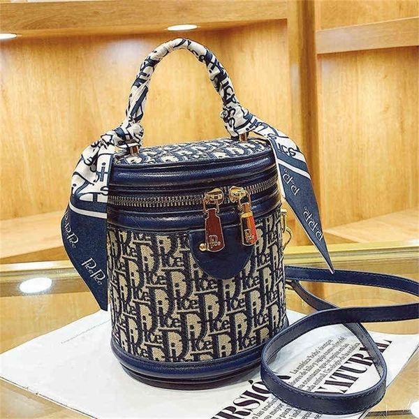 

small female trendy version red messenger simple versatile one 75% off factory sales