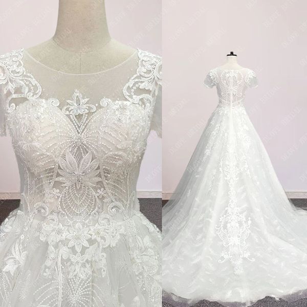 Real Image Romantisches U-Ausschnitt-Brautkleid mit kurzen Ärmeln, luxuriöses Prinzessin-Brautkleid mit Perlenapplikationen