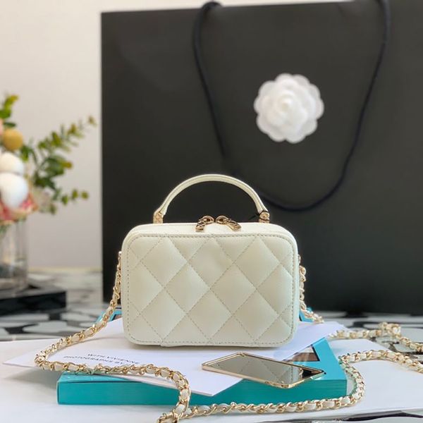 

10a mirror quality diamond lattice caviar cosmetic bag designer women cross body bags luxuries designers chain makeup bag with box c061