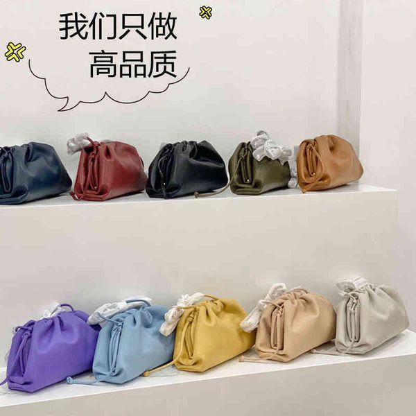 

handbags venetas designer bottegas fold the cloud same leather high-end small women's messenger bag one shoulder dumplings handbag 32o4