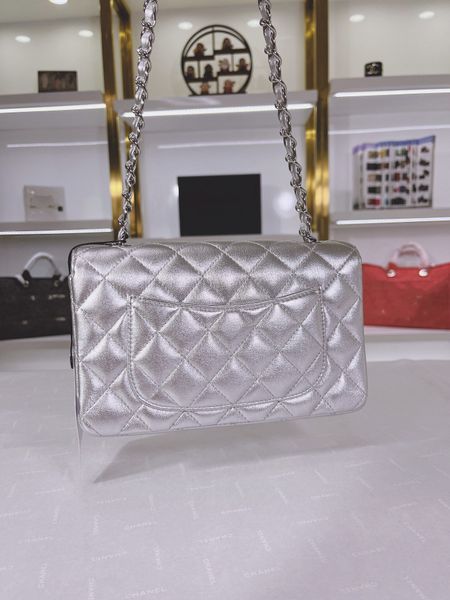 

2022ss designer bags w france women's shiny classic mini flap silvers quilted bag sheepskin silver metal matelass chain cross shoulder