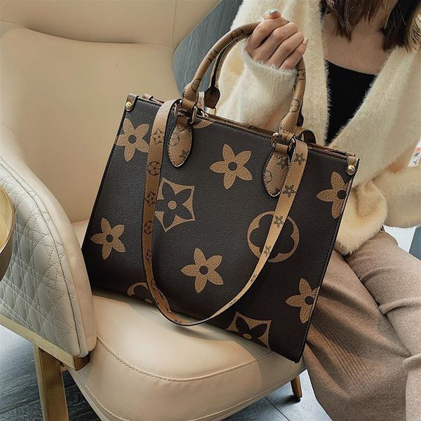 

new designer bags women 2022 printed shopping portable large one shoulder capacity women's fashion trendy tote