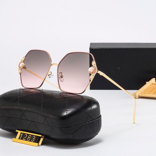 

2022new luxury designer 1264 sunglasses charming woman fashion glasses uv protection sunglasses with original box, White;black