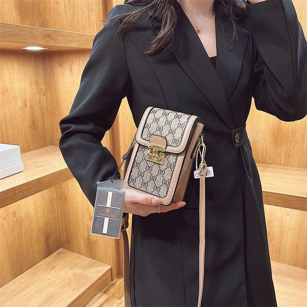 

30% off 2022 new designer bags small female s fashion texture single shoulder printed contrast messenger mini mobile phone