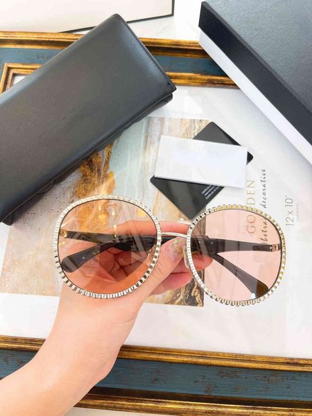 

xiaoxiangjia's new fashion personality diamond-encrusted big round glasses star xiaohongshu with the same sunglasses, White;black