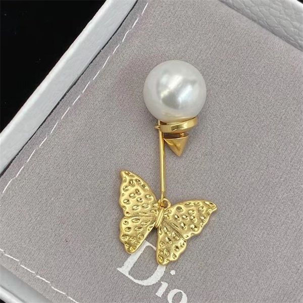 

jewelry store outlets butterfly pearl half earrings 2022 fashion brass 925 silver needle earrings, Golden