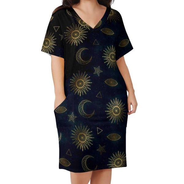 Kleider in Übergröße, Symbol Vintage, himmlisches Nachtkleid, V-Ausschnitt, Sonne, Mond, Sterne, stilvoll, für Damen, bedruckt, lässig, mit Taschen, 5XLPlus