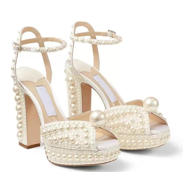 Mulher Sandálias Verão Sacaria Sapatos de Noiva Sapatos de Noiva Enfeitados com Pérolas Sandália de Plataforma de Cetim Mulher Elegante Branco Noiva Pérolas Salto Alto Senhoras Pumps EU35-42
