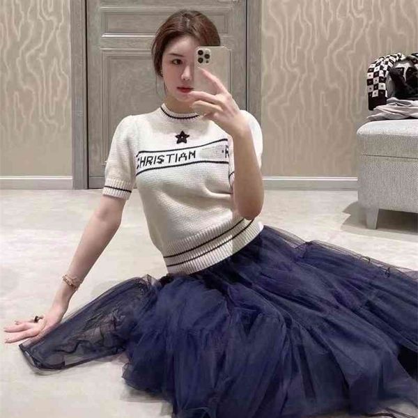 

2022 new special offer d family early autumn women's letter five pointed star bubble short sleeve sweater pullover top, White