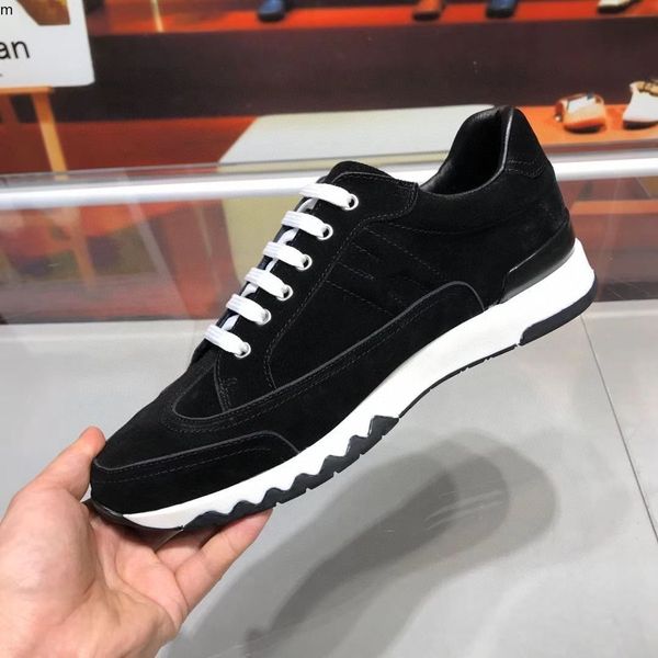 Luxury Brand Men Shoes Running Shoes Casual Moda Esportes Para Male de alta qualidade Athletic Athletic Walking Breathable Sneakers Mkkjkjbj896955