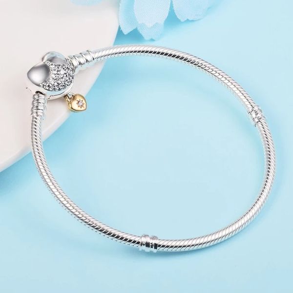 New Moments Heart Clasp Bracciale con catena a serpente Bracciali in argento sterling 925 genuino Adatto a gioielli in stile Pandora europeo Charms Perline Bracciale fai da te 569563C01