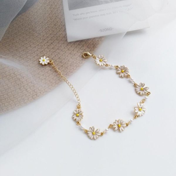 Очарование браслетов Kpop Daisy Pearl Браслет для женщин простые роскошные аксессуары для ювелирных украшений подружка невесты.