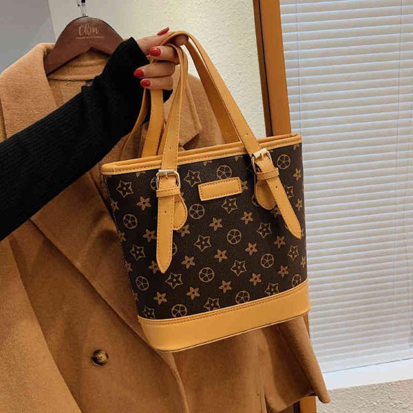 

2022 factory wholesale new printed female new korean fashion bucket simple handbag single shoulder messenger bag a4r4