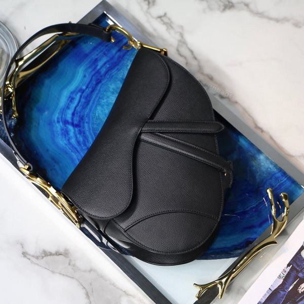 

5a womens shoulder bags designer handbag saddle leather strap strap wallet metal pendant totes bag ladies fashion crossbody 25cm d01