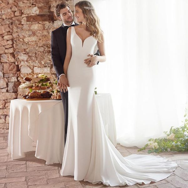 Altri abiti da sposa Sirena semplice con scollo a V senza maniche 2022 Strascico di corte Pizzo con bottoni sul retro Jersey di alta qualità Abiti da sposa bianchiAltro