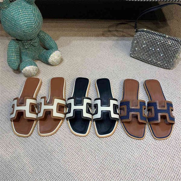 

2022 new beach slippers sandals summer bound sandals flat bottom leather soft bottom large h-slippers for external wear, Black