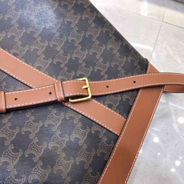 

designer handbags large capacity 2022 new autumn and winter new arc de trio-mphe bucket old flower women's leather commuter single shou